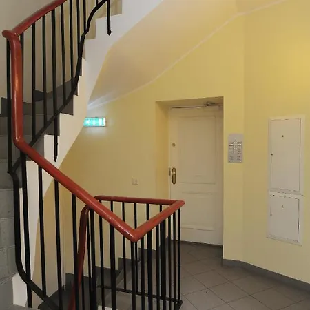 Διαμέρισμα Tour-group Apartment-1